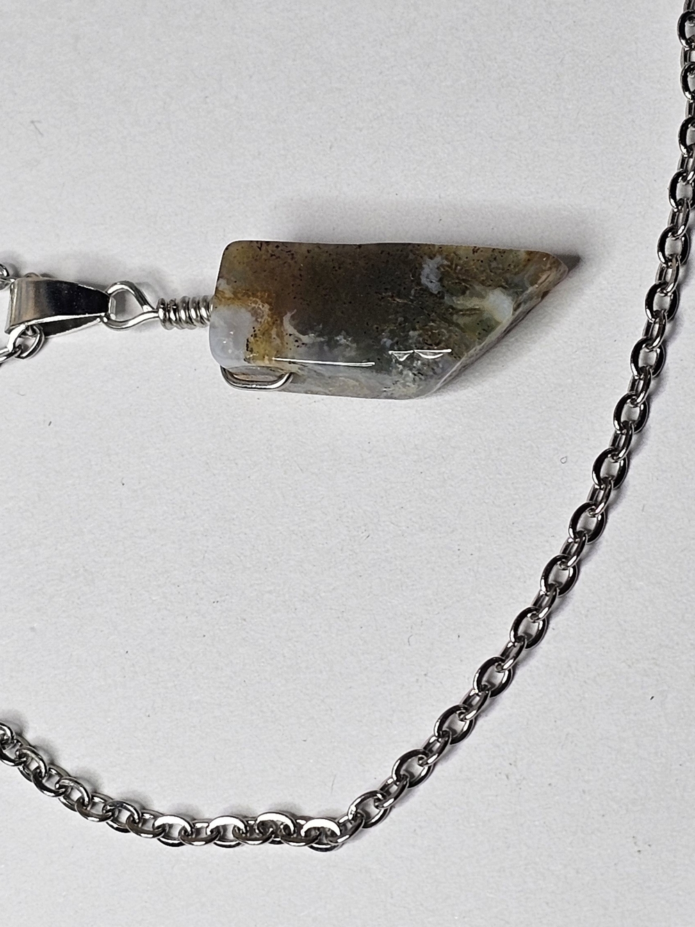 Natural Moss Agate Pendant Necklace in Green and Brown - Unbranded - Picture 4 of 5